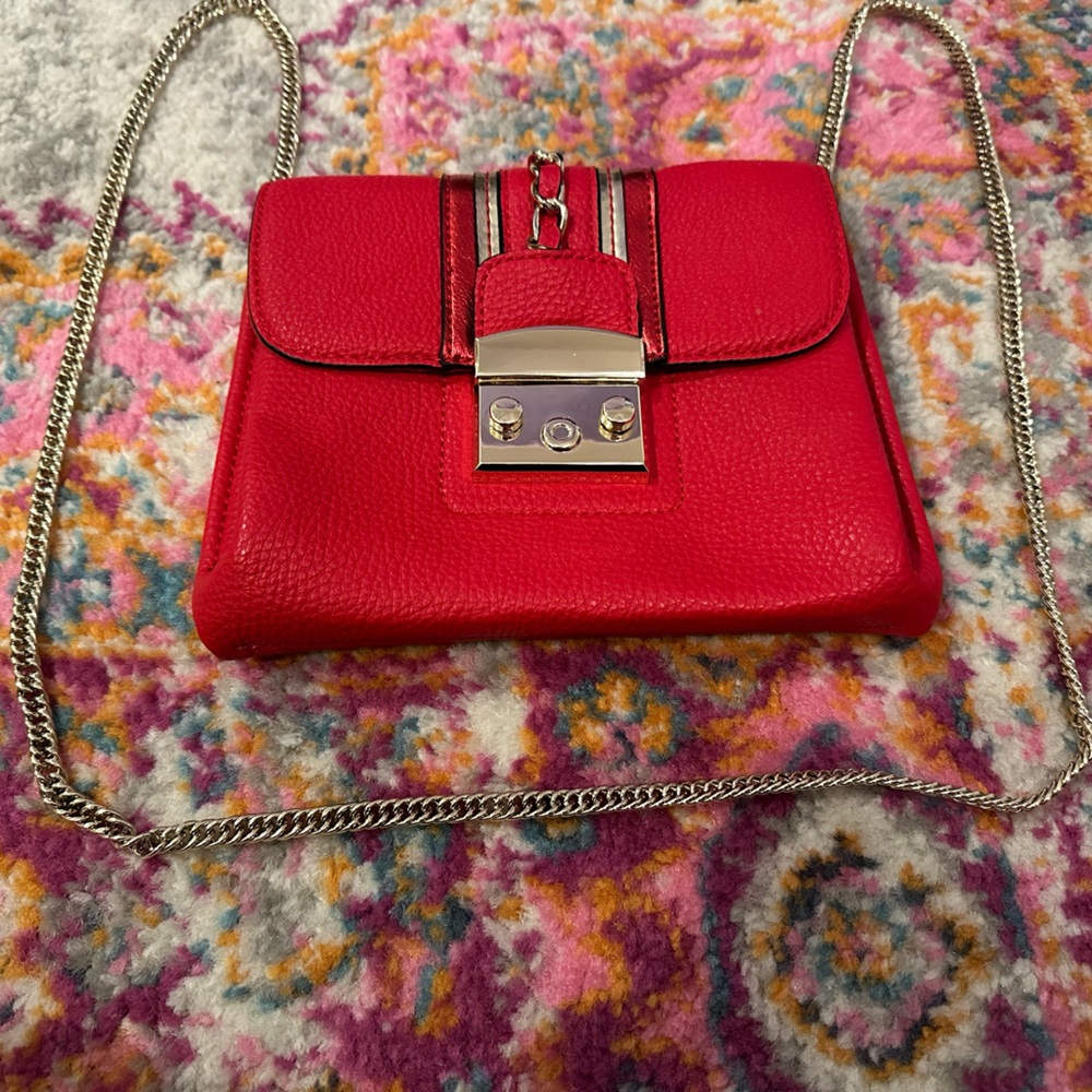 Red Cross Body Purse - Picture 3 of 8